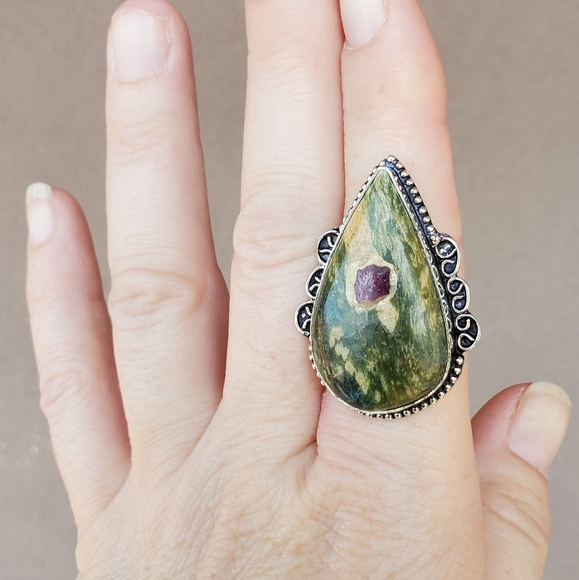 ***Sale*** New Ruby in Fuchsite 925 Silver Ring. - Picture 9 of 12